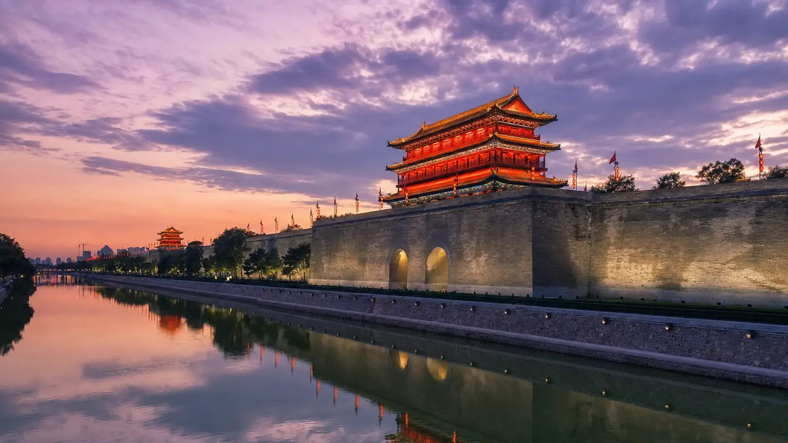 The Xi'an City Wall and South Gate at dusk